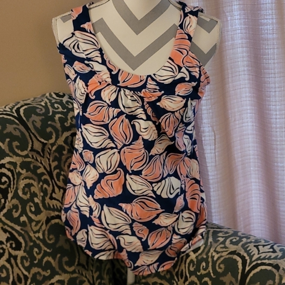 Haley and the Hound sz medium shell shirt WT210